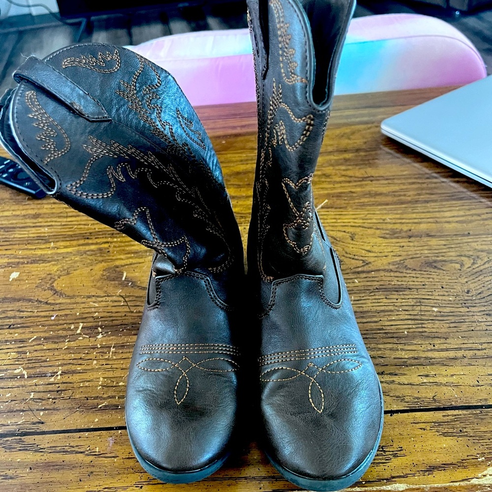 Girls cowboy boots